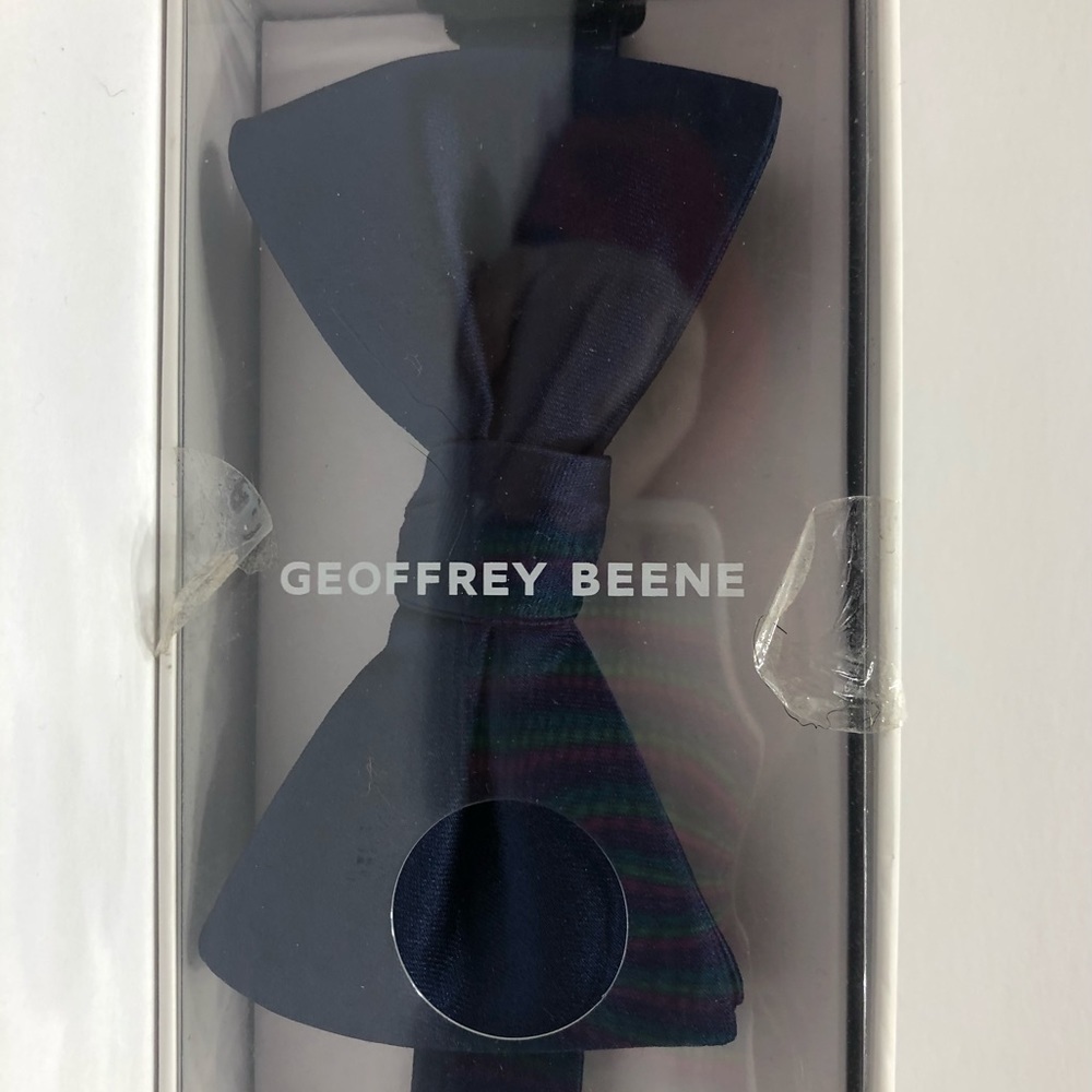 Vintage Geoffrey Beene Bow Tie NWOT